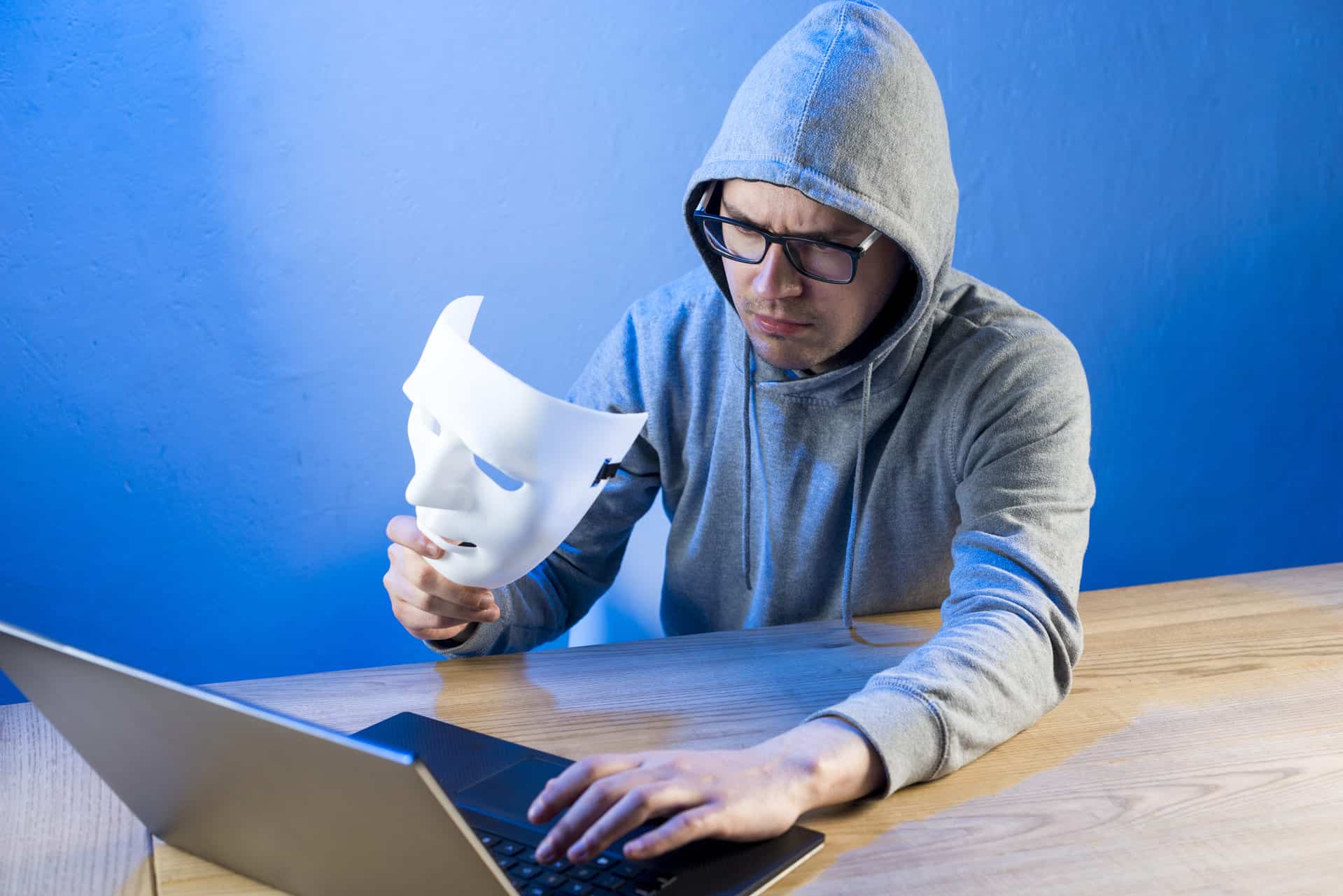 Fraude Redes Sociales Whatsapp